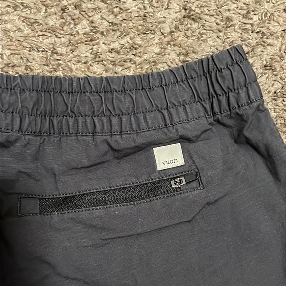 Vuori Vintage Ripstop Women’s Athletic Charcoal Shorts - Picture 11 of 11